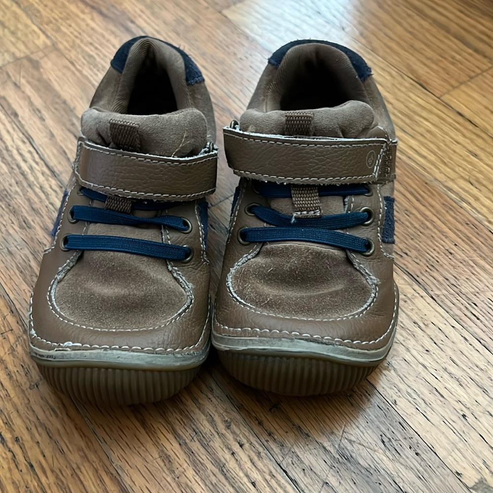 Stride rite kids shoes 8